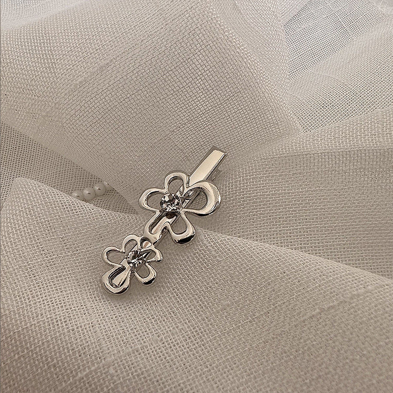 Bubbly Petals Hair Clip - Silver